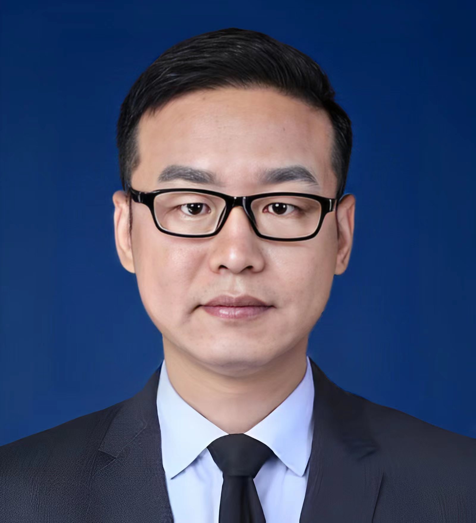 莫满军